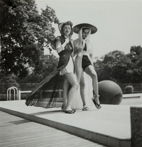 Dora maar mode modeles au bord de la piscine c 1935