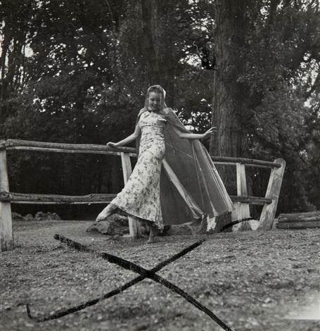 Dora maar mode robe fleurie et cape c 1935 1
