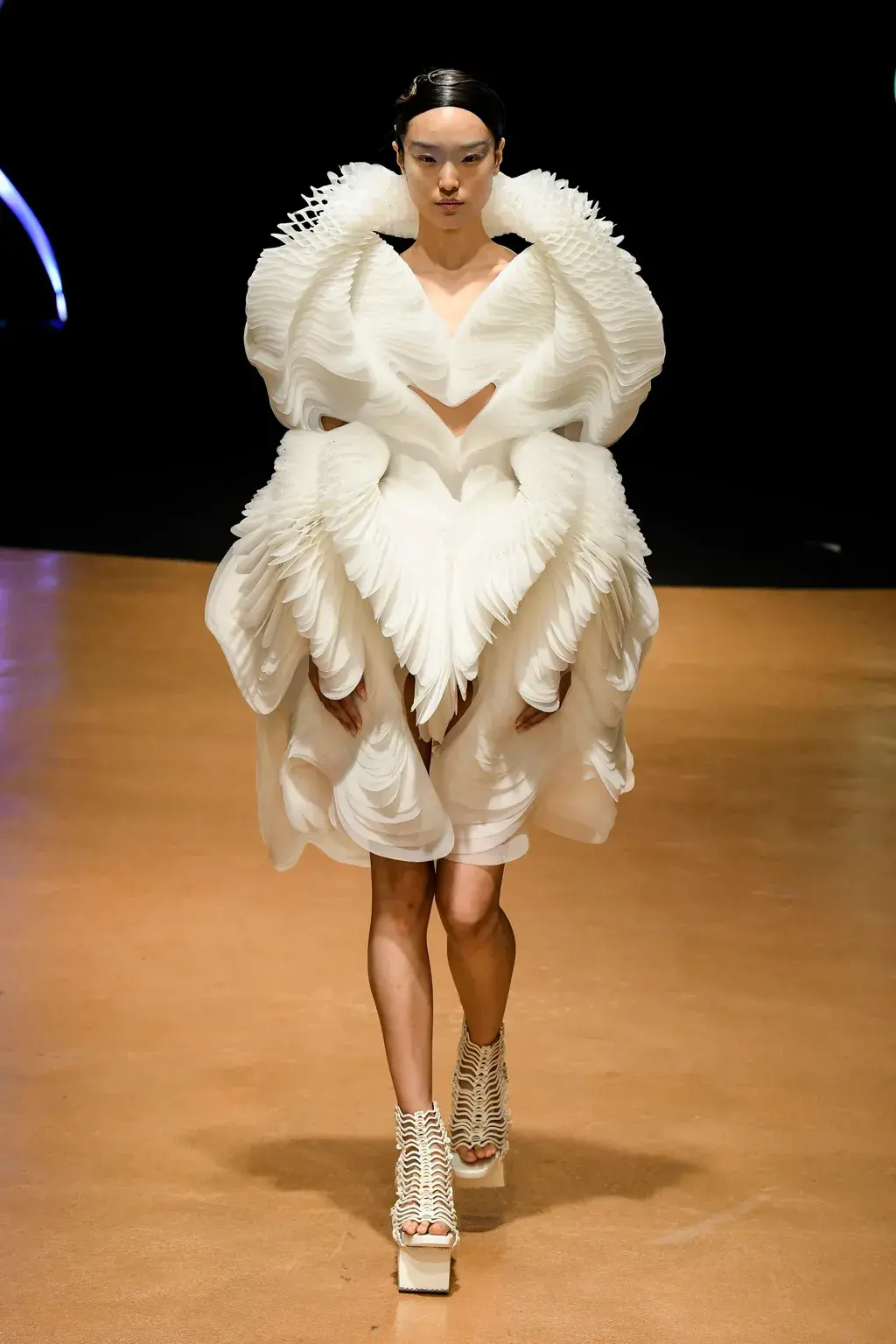 Iris van herpen css20 0019 9a1338