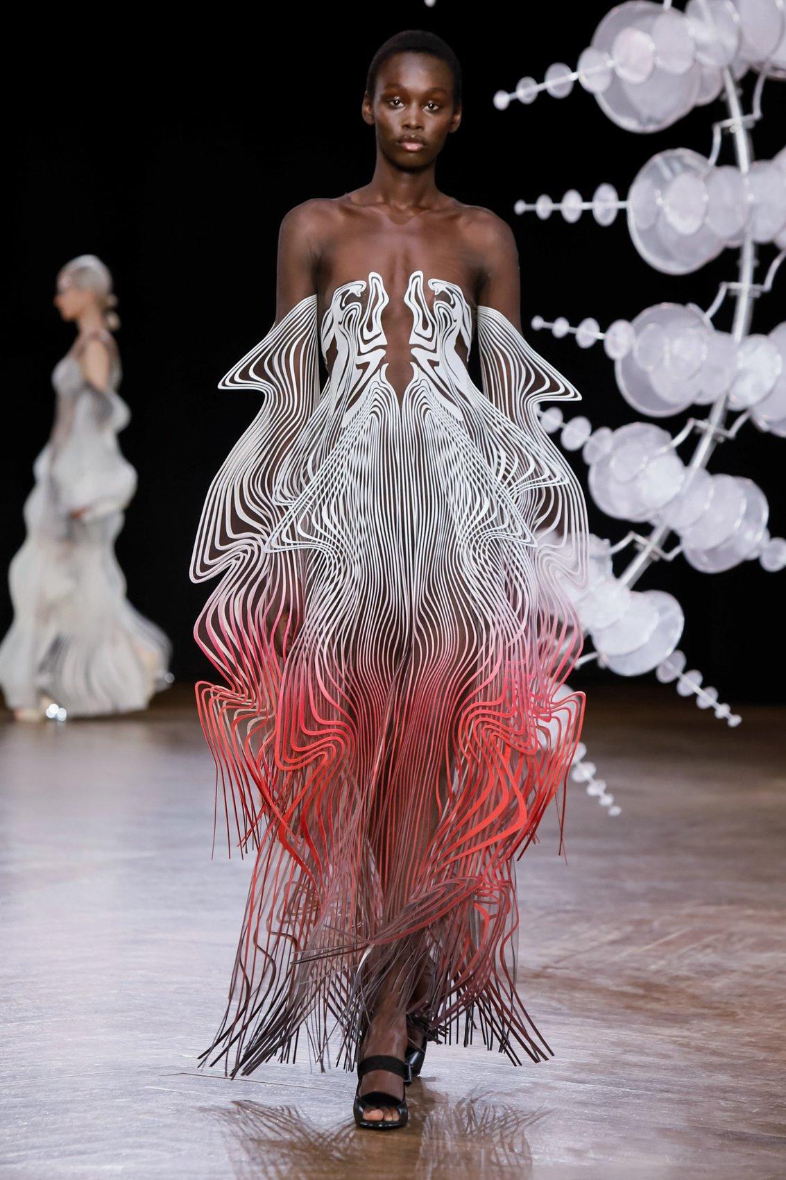 Iris van herpen hc fw19 paris 1015 width 1280