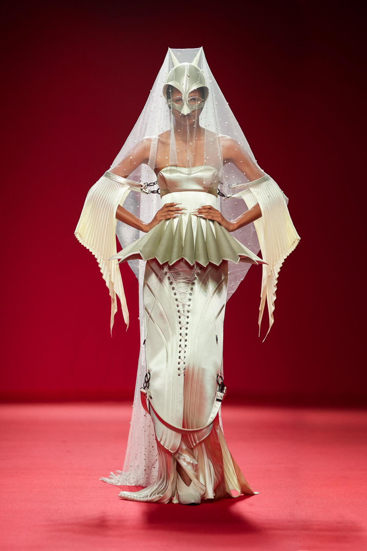 Robert wun ss24 runway press look21