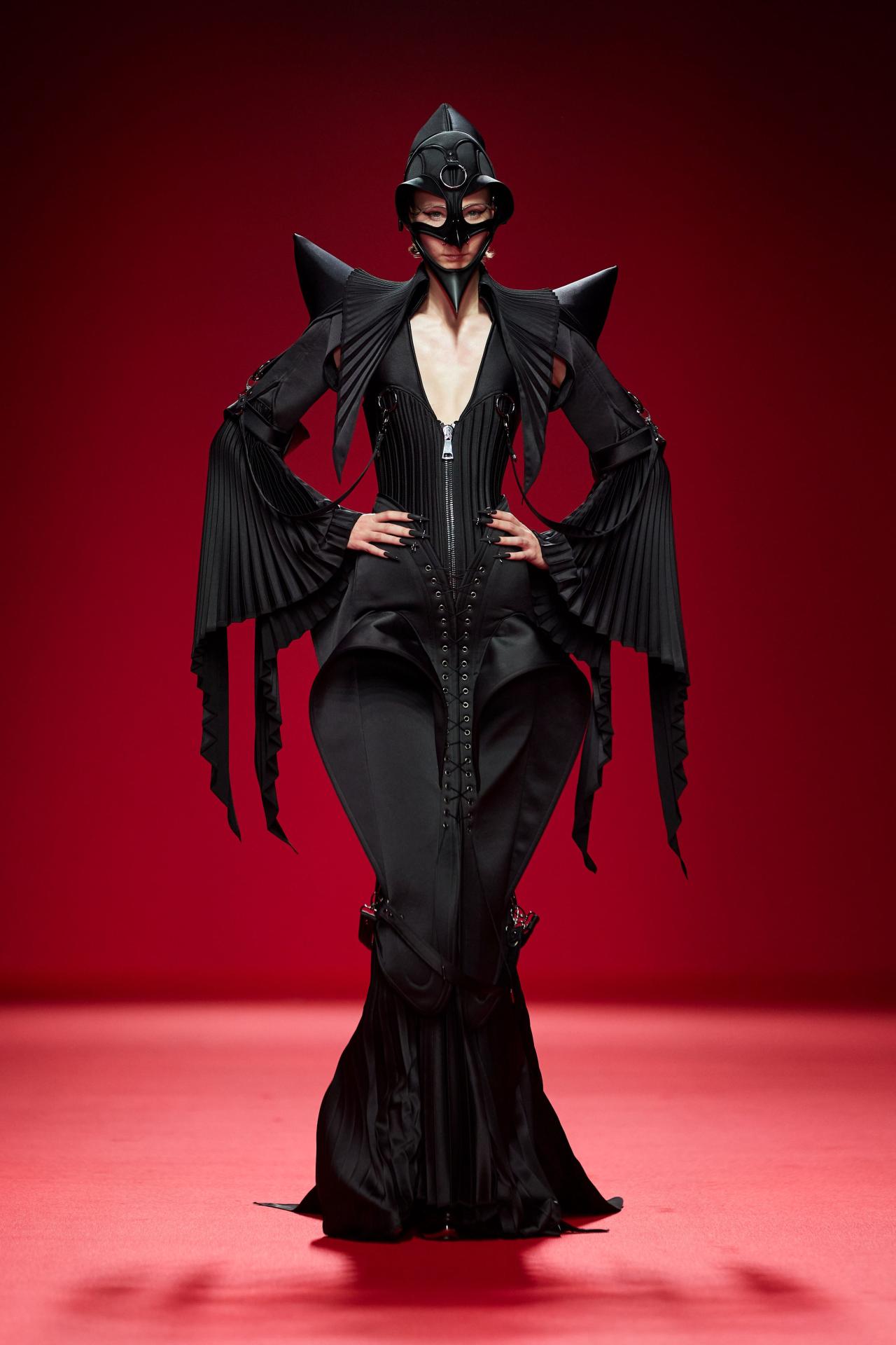 Robert wun ss24 runway press look22